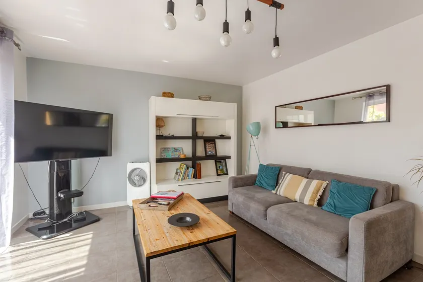 Nice 3* apartment, garden and terrace - Image 1