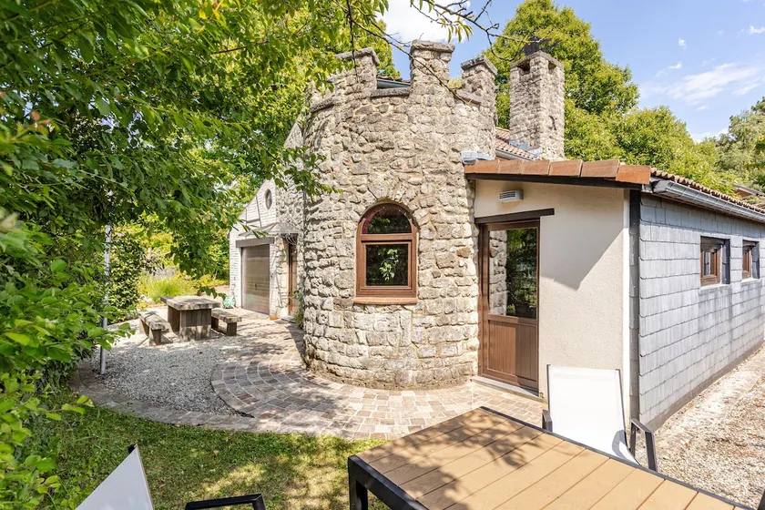 Cottage 1815: Waterloo Battlefields - Image 1