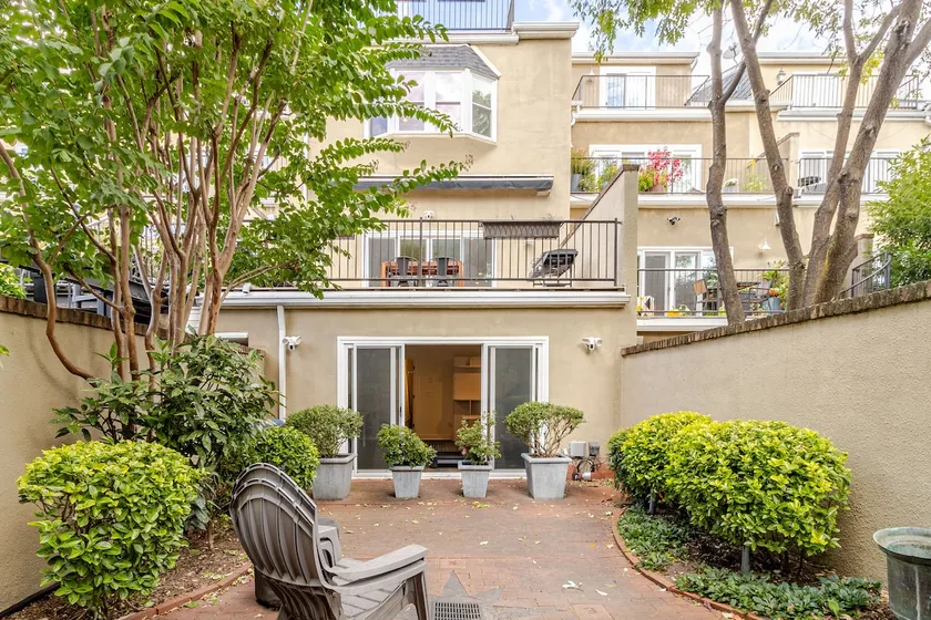 Spacious 4BR Fells Point Home Steps from the Water - Image 1
