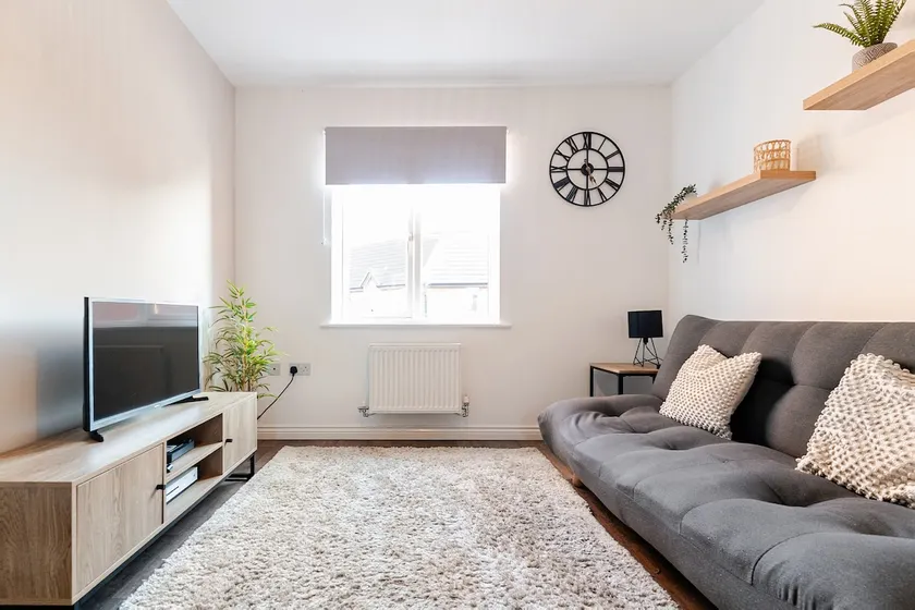 Modern Coach House Free Parking & WiFi Sleeps 4 - Image 1