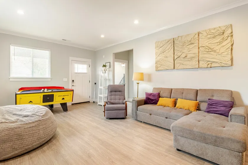 Downtown Arcade House, 3 bdrm 2bath, Sleeps 9. - Image 1