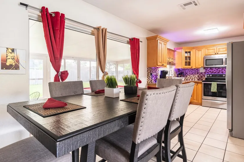 Fully Equipped home near Universal Studios! 15min! - Image 1