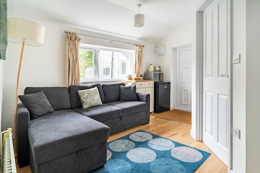 Peaceful cosy bungalow in a Devon woodland village - Image 1