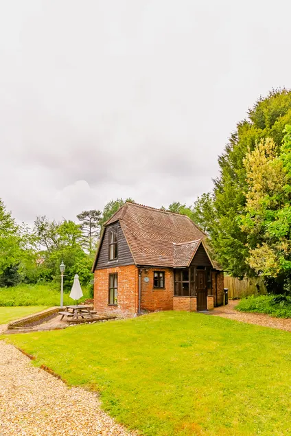 Barn Owl Cottage Cosy & Quaint - Image 1