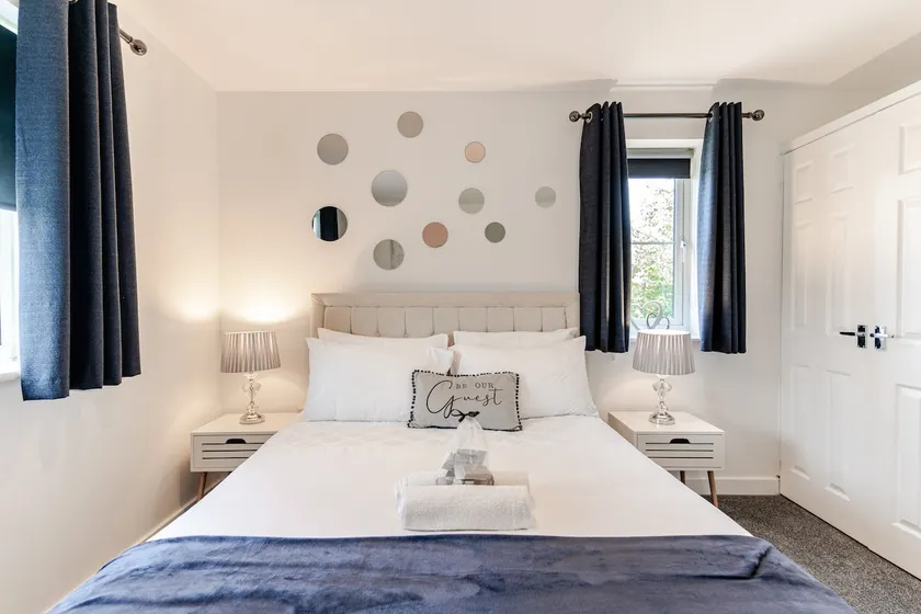 Lichfield Cathedral luxury 2 bed Apartment - Image 1