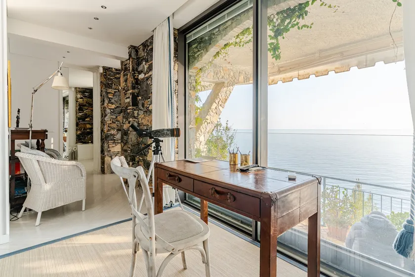 Luxurious romantic apartment with a sea view - Image 1