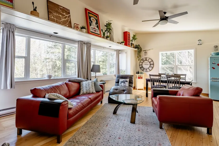 Spacious, private one bedroom guesthouse - Image 1