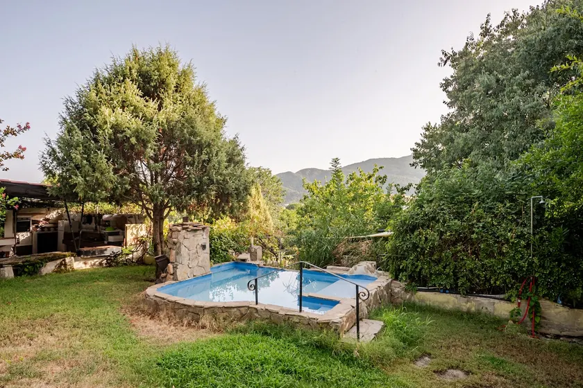 Villa in the countryside 4 kilometers from the sea - Image 1