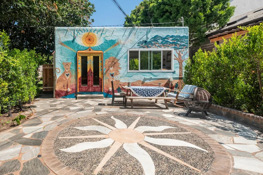 EcoTopia: Beach, Art, Surf, & Ceremony Cottage - Image 1
