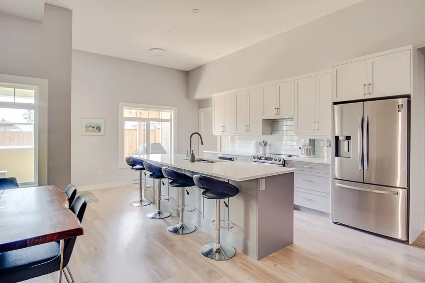 Adorable Sooke suite close to beaches and trails - Image 1