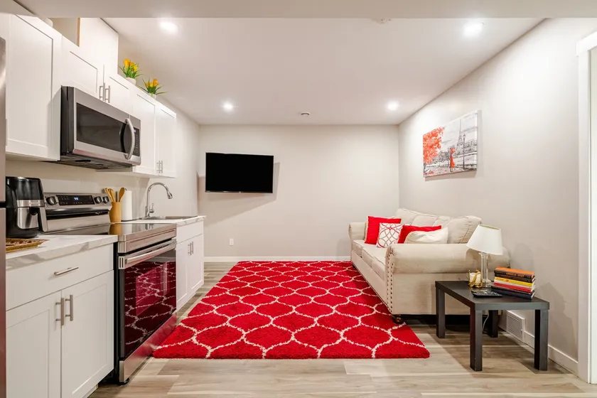 Modern Suite - Image 1
