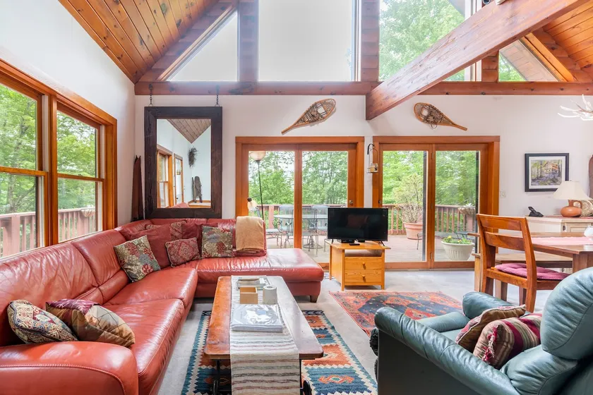 LOG CABIN CHALET m / NEW 6-PERSON HOT TUB nær Kaaterskill Falls & NoLakeSoLakeSo - Image 1