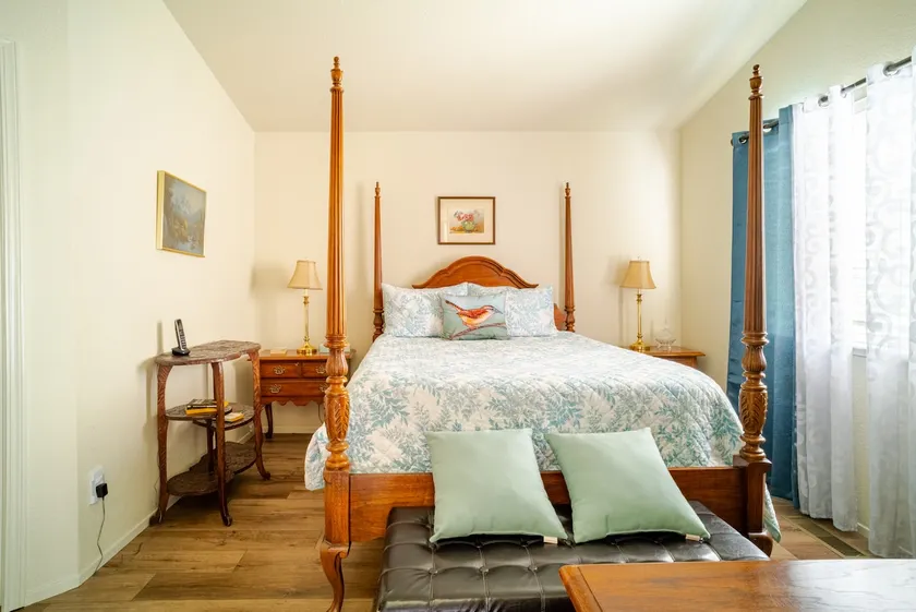 Adventures surround this charming 2bedroom home. - Image 1