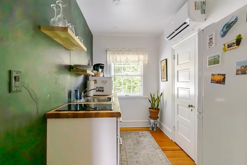 Private Guest Suite Historical Neighborhood - Image 1