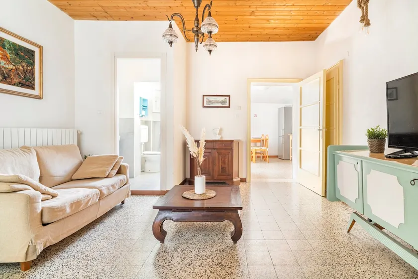 [Piazza Vittoria] Rustic historic Netflix penthouse - Image 1