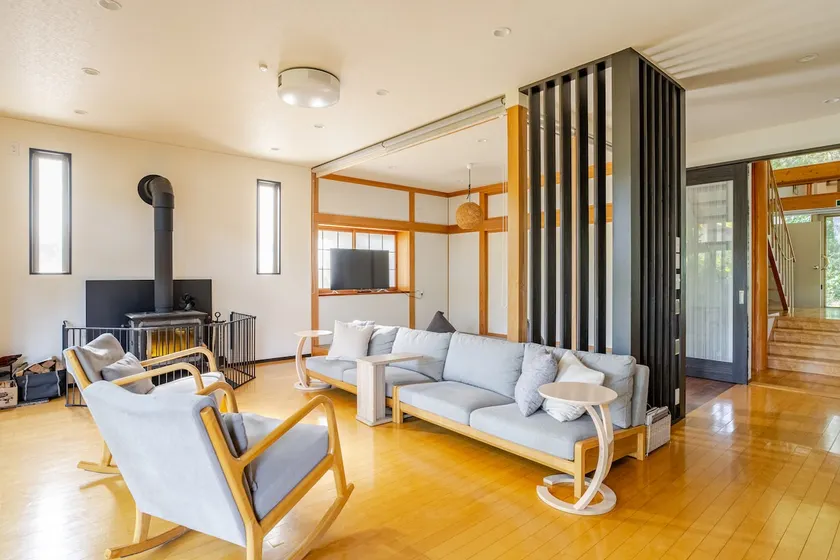 [Building A] One of Karuizawa's largest private rentals at 184 m² | 100-inch theater / BBQ / Campfire | Maximum of 10 guests - Image 1