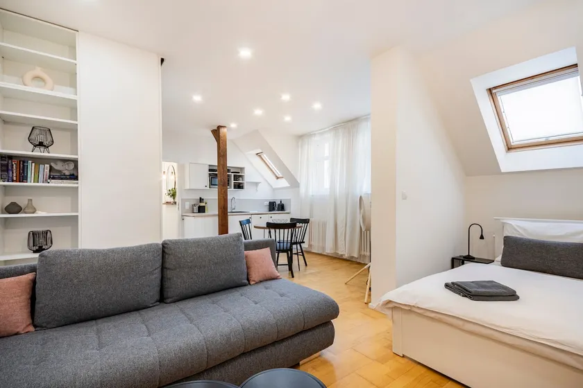 Quiet flat near Prague Castle - Image 1