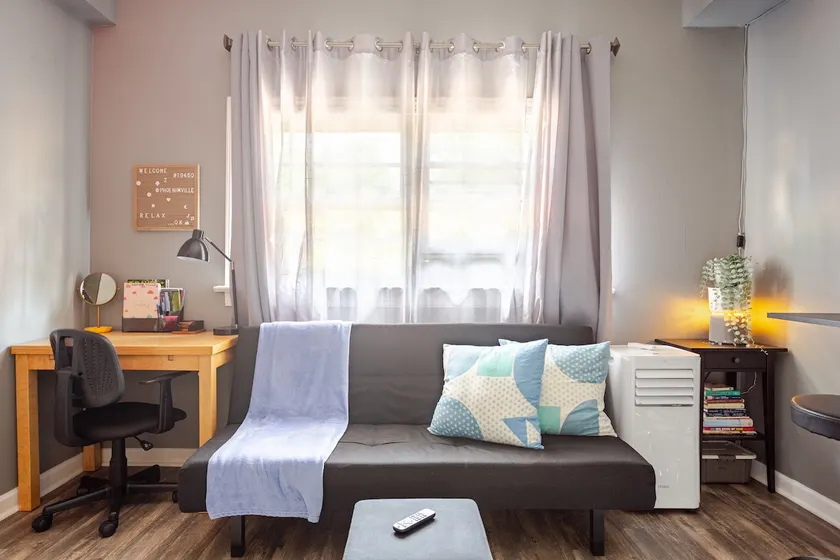 1 Bedroom Unit Downtown Phoenixville Pet-Friendly - Image 1