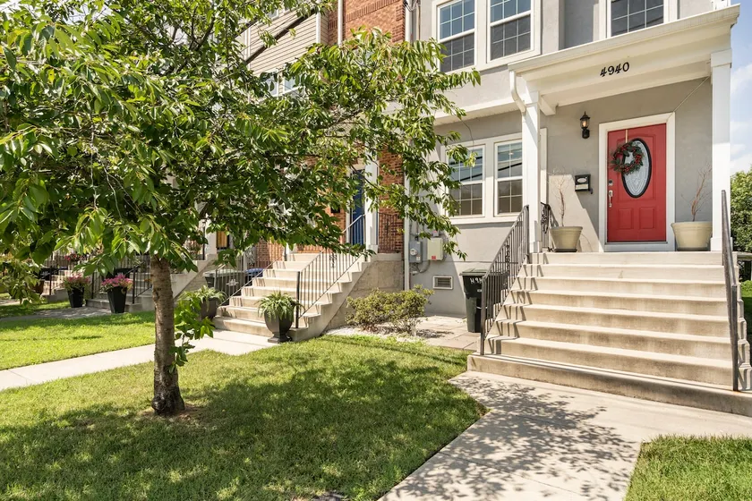 Cozy 4-bedroom Deanwood townhouse w/ free parking - Image 1