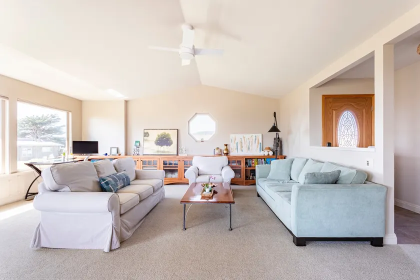 Hummingbird Beach House - Image 1