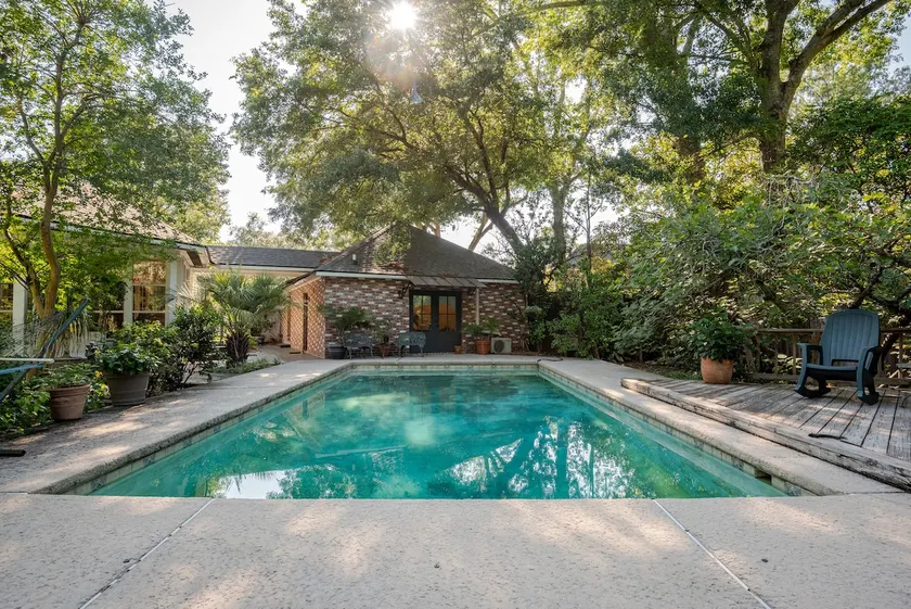 Lovely studio with pool & pickleball ct near LSU - Image 1