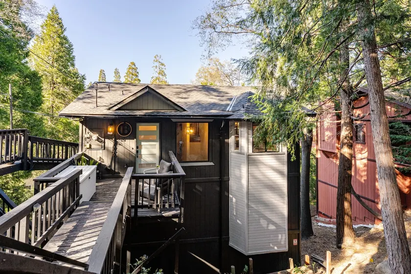 Cozy 10+ family Summer cabin by Lake Gregory - Image 1