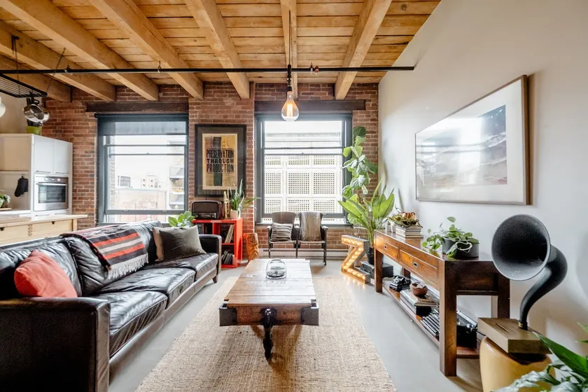 Vintage Loft in Converted Warehouse - Image 1