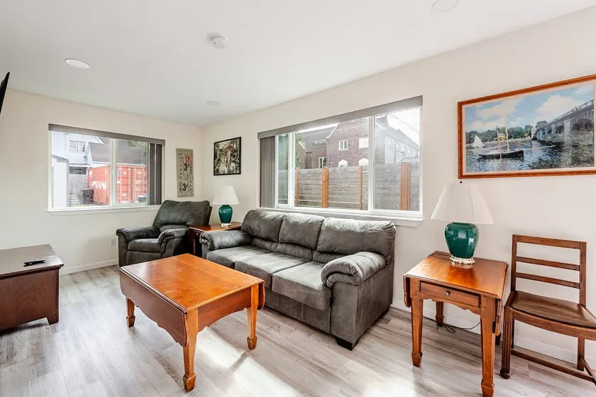 Park Place Cottage 1 Bed 1 Bath- Pet Friendly - Image 1