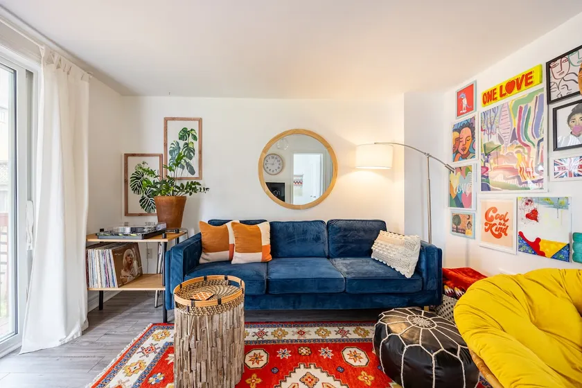 Bright and cozy guest suite - Image 1