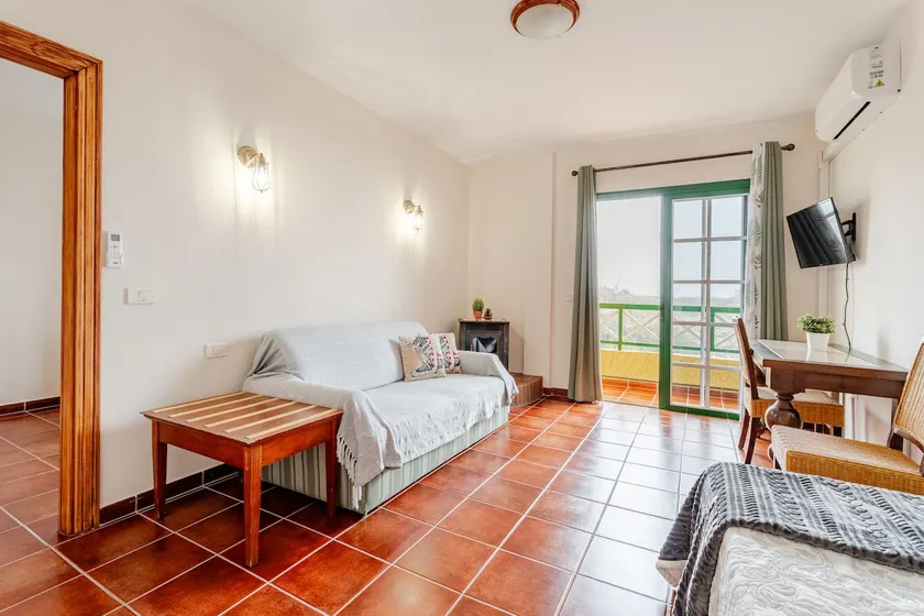 El Almendro 2, Martela Apartment - Image 1