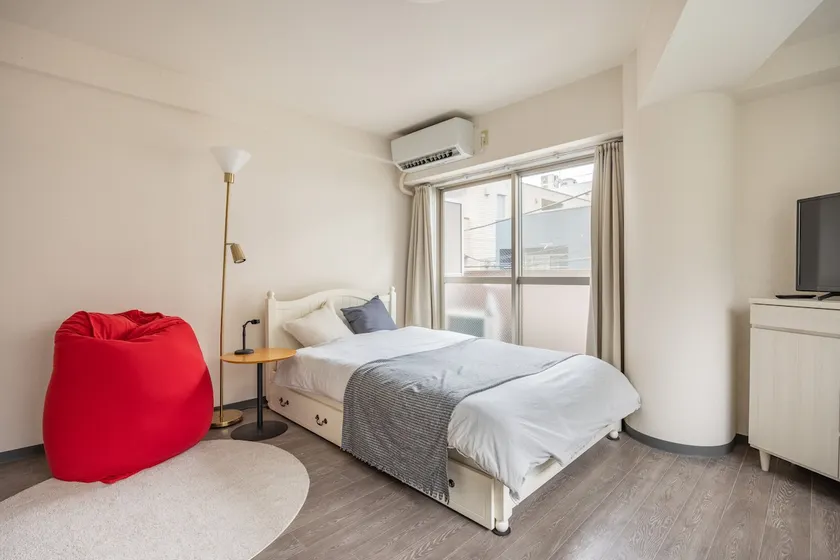 1-minute walk from popular Sangenjaya Station, rent one room in an apartment - Image 1
