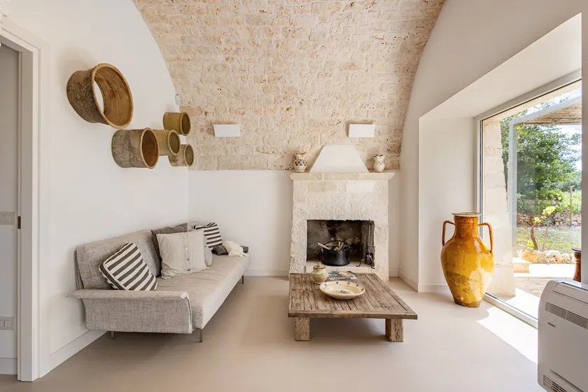 Stone House, outdoor Jacuzzi, Cisternino/Ostuni - Image 1