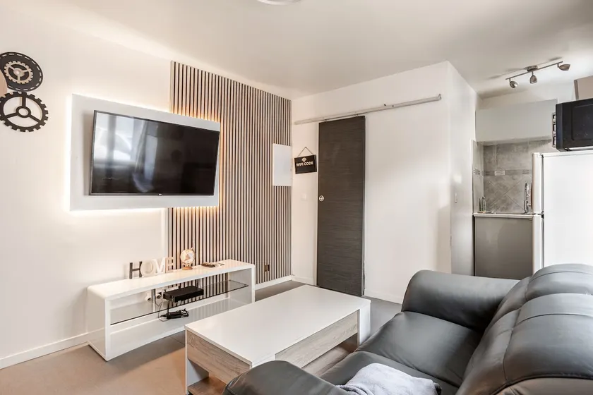Charming & Comfortable • Close to the urban cable car - Image 1
