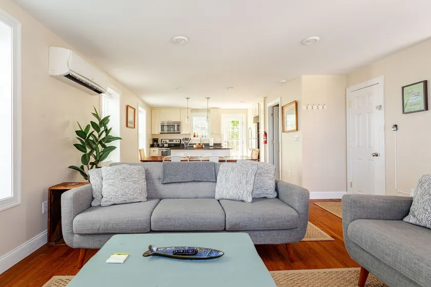 Renovated Townhouse in Heart of Downtown Mystic - Image 1