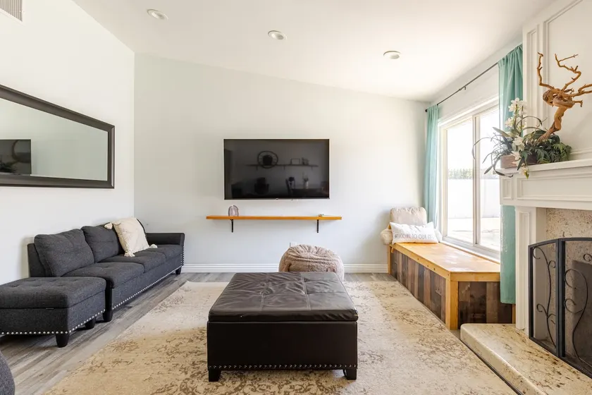 Heated Pool, King beds Home - 11min to Disneyland - Image 1