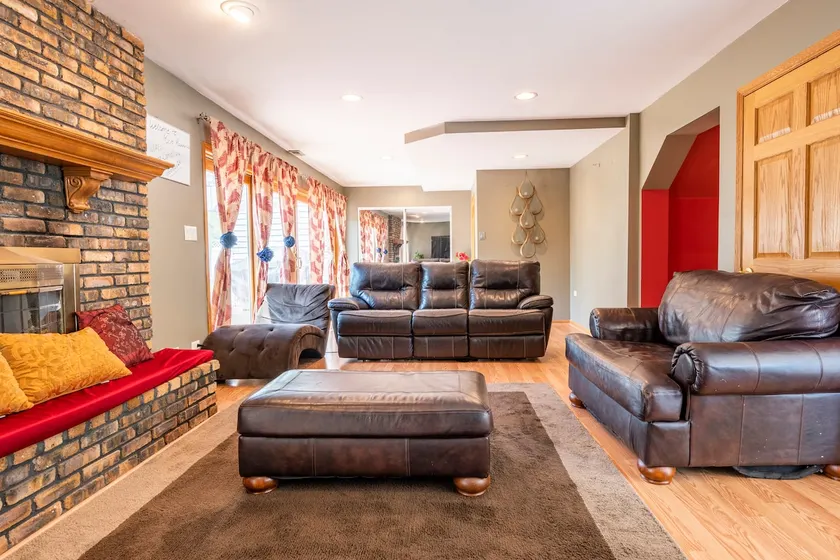 Home in Glen Ellyn - Image 1