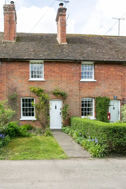 Beautiful village cottage - Image 1