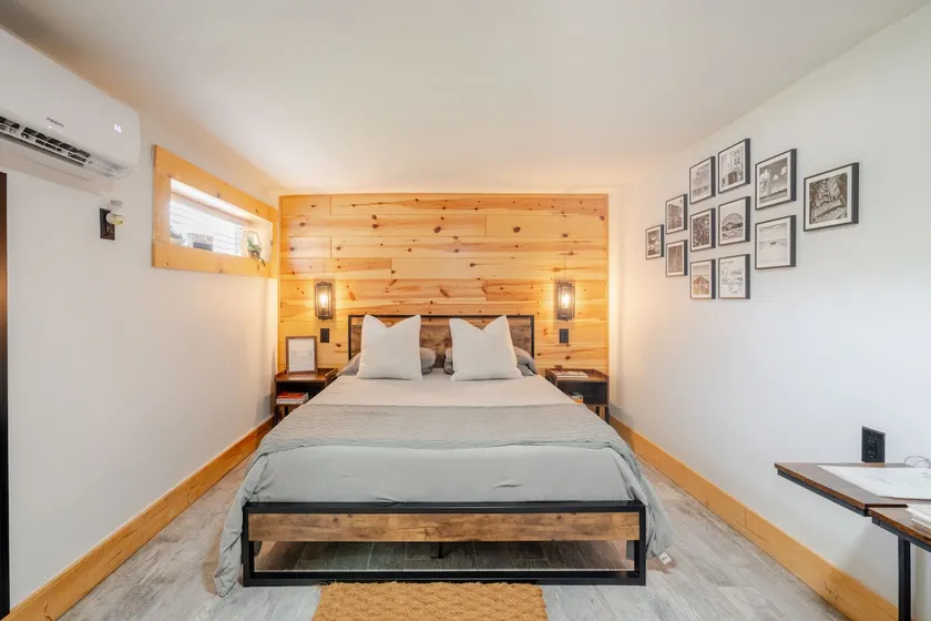 The Traveler’s Nook | Cozy Retreat w/Parking - Image 1