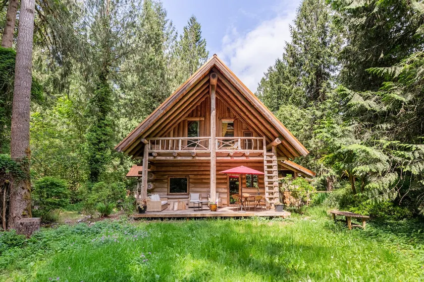 Custom Log House w/ Sauna in Private Serene Forest - Image 1