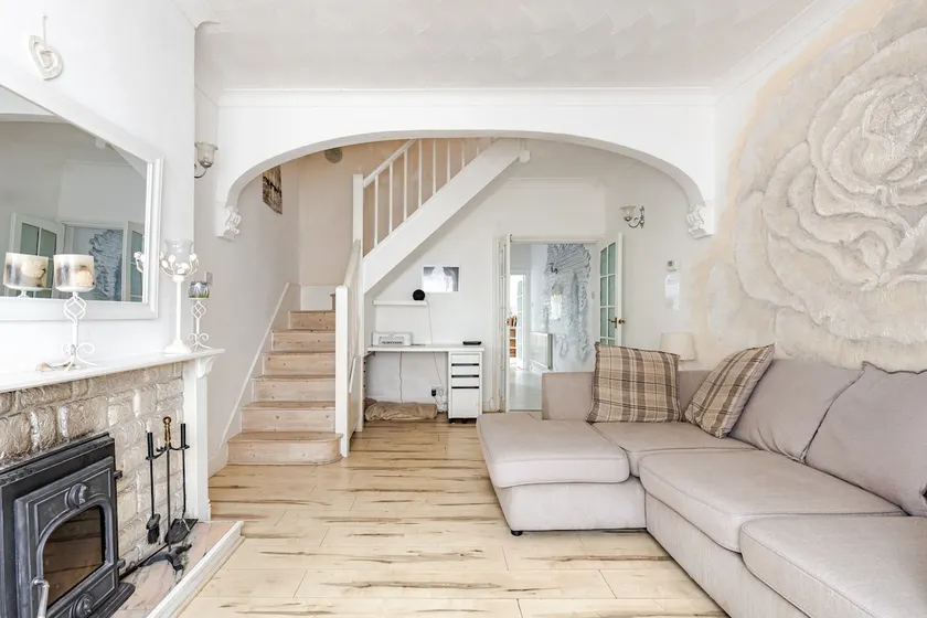 White Rose Cottage, seaside. - Image 1