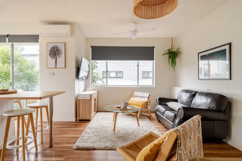 Alexander Apartment Cooks Hill - Image 1