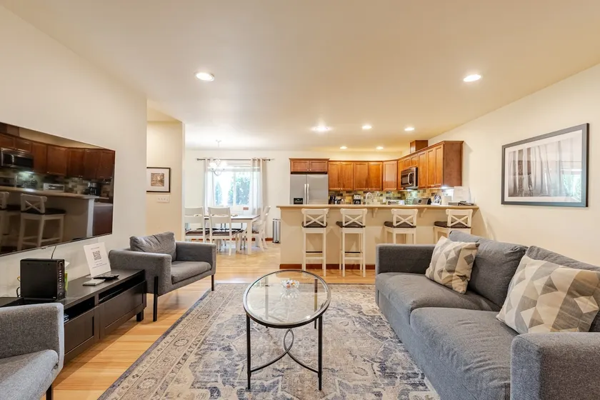 Luxurious 4bdrm Bellingham house - Image 1