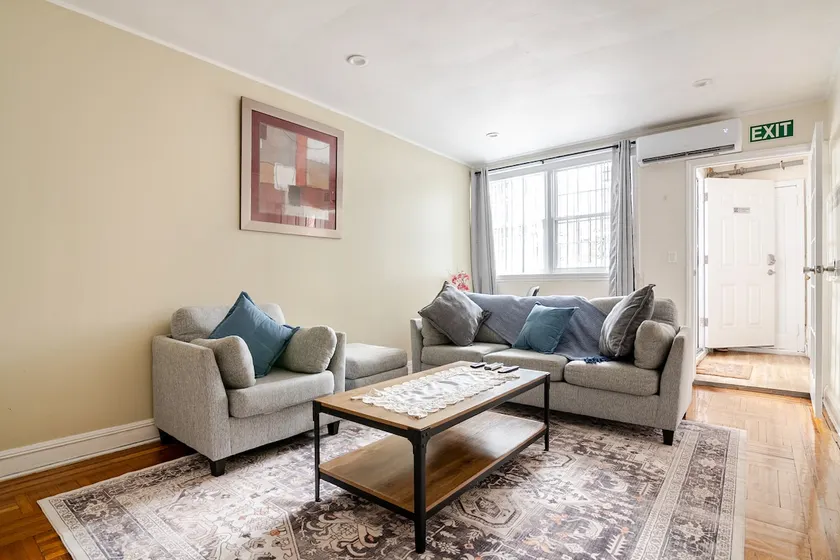 Cozy two-bedroom Apartment - Image 1