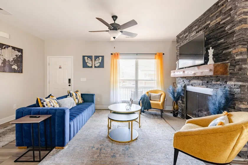 Luxe 3BR 2 BA | Historic District | Mins to CLT - Image 1
