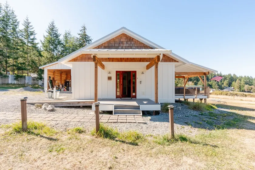Custom Built Cabin - Image 1