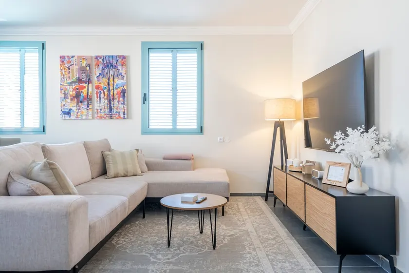 Midrahov Luxury Apartment - Image 1