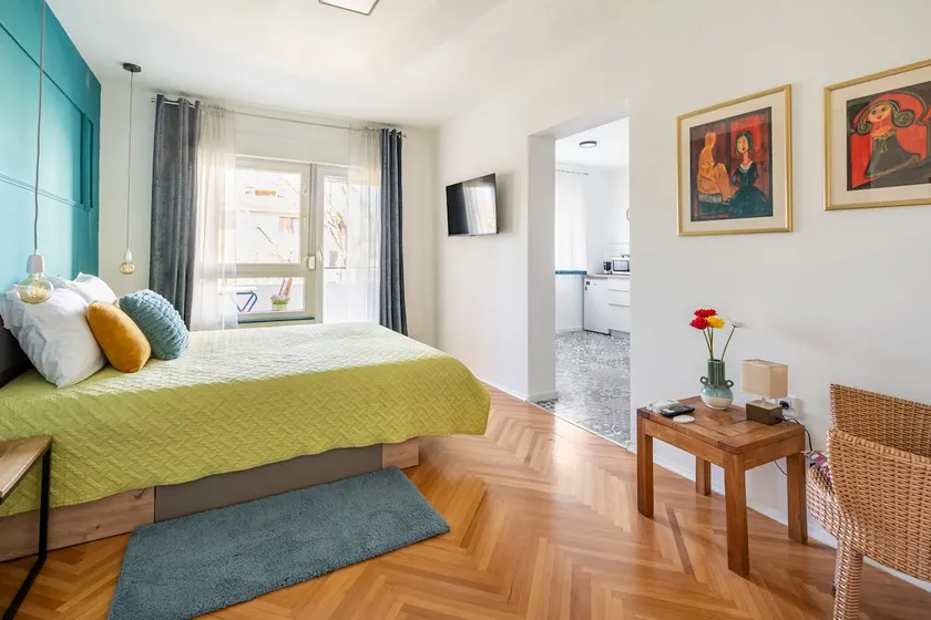 Valkane, 400 meters from the beach, free parking - Image 1