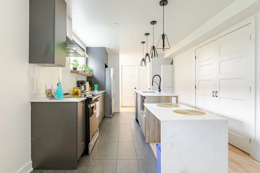 Modern apartment 5 min from REM – Montreal 30 min - Image 1