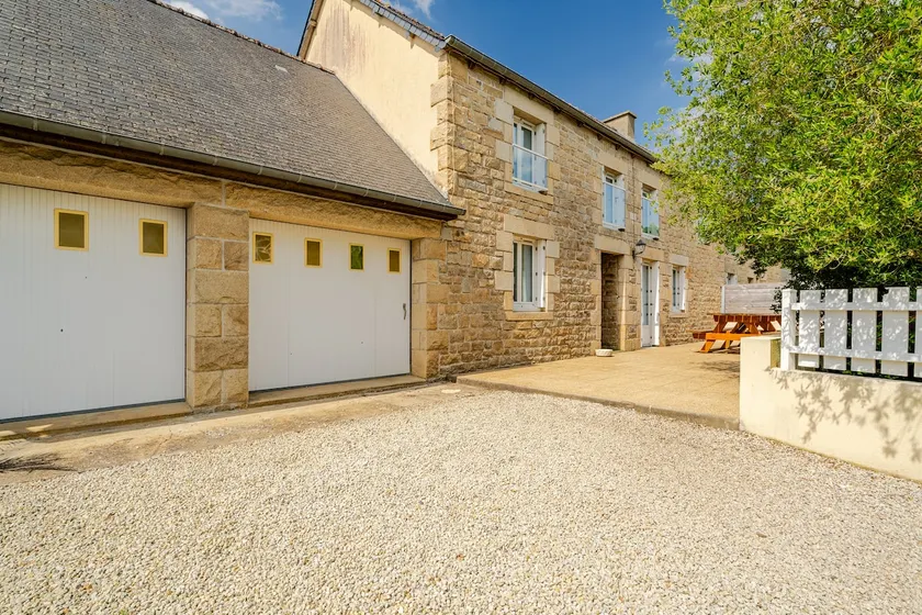 Large country cottage with large game room - Image 1