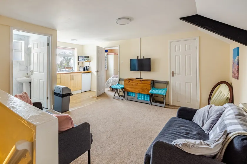 Cosy 2 bed converted loft in beautiful Somerset. - Image 1